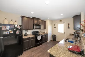 Enjoy this beautiful and very confortable home. - Image 5