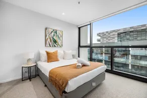 The Park House City Retreat on Yarra River - Image 4