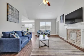 Charming Spacious 3BR Spring Hill Home! - Image 2