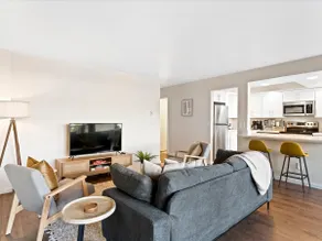 2 Bed 2 Bath Comfy Apartment close to UW - Image 5