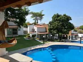 House with a pool in Oaxtepec - Image 2