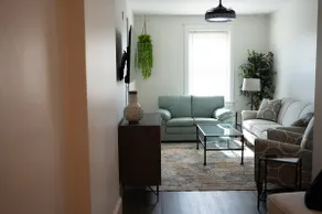 Stylish 3BR in Historic Oxford - Image 2