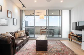 A Home That’s Also a Photo Gallery - Image 2