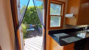 Wake up to SF & Bay views in cozy two-story duplex - Image 3