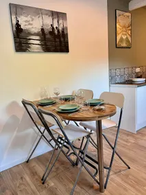 Charming 2-room, Quiet & Bright, at the host's - Image 3