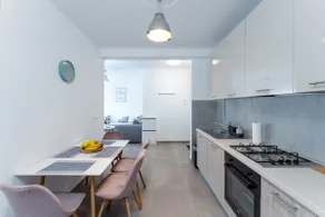 Sunset Apartment - Image 5