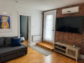 Cozy apartment 2 steps from Old Quebec - Image 3