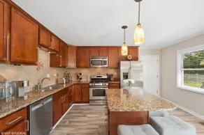 Single Family home/ Schaumburg - Image 3