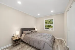 Single Family home/ Schaumburg - Image 5