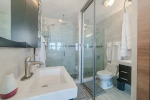 Oceanfront Luxury Escape - Image 5