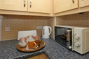 Executive 1 Bedroom Apartment in Telford - Image 3
