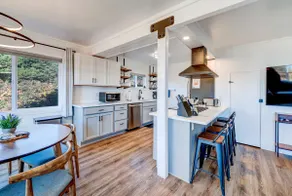 Cozy Cottage, Ocean Escape - Image 5