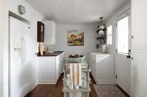 Cozy Winter Retreat | Steps to Town + Fire Pit Sui - Image 4