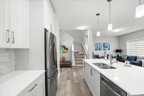 Beautiful Modern House in Cochrane - Image 4