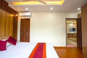 Luxury 2 BHK, Near US Ambassador Residence, 3rd F - Image 5