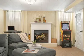 Has a gameroom! Near canyons & downtown - Image 5