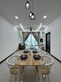 Paragon Suite Homestay by Antlerzone - Image 3