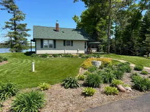 3 Bedrooms on clear water lake! - Image 2
