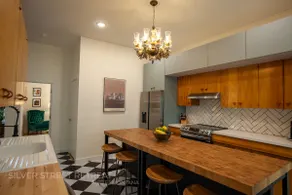 *Silver Street Retreat* Premier - Image 4