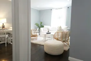 Newly Renovated + Spacious Apt w/ Parking - Image 3