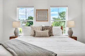 Sleek 3BR Pet-Friendly Oasis, Close to City - Image 3