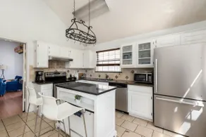Villa with Pool, BBQ and More - Image 4
