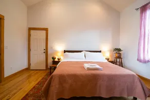 Wild Mulberry Apartment - Image 2