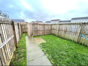 Superb 3 Bed Home Away from Home in Glasgow, just off M8 with free parking - Image 4