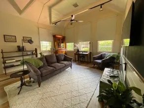 “Yeagerton School House”Riverfront Country Getaway - Image 3