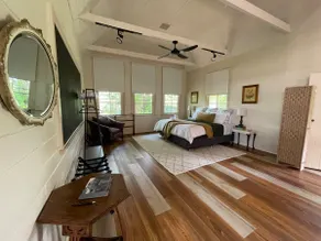 “Yeagerton School House”Riverfront Country Getaway - Image 2