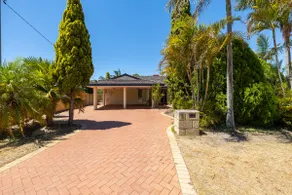 Gather round the 75”TV for large 4Bed 2Bath | POOL - Image 2