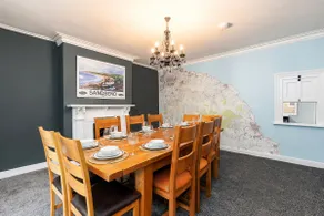 Spacious Yorkshire Coast House for Groups - Image 3