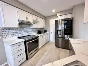 BNL's King Suite - Image 5