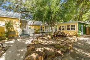 Blue Heron Cottage Downtown - Pet Friendly - Image 2