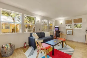 Blue Heron Cottage Downtown - Pet Friendly - Image 3