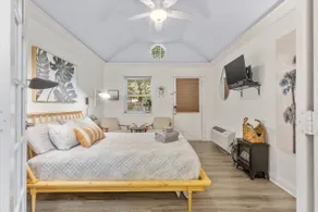 Blue Heron Cottage Downtown - Pet Friendly - Image 2