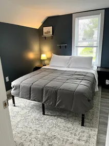 Superb Spot- 906 Upper Flat, Updated & Downtown - Image 3