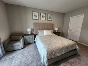 Private Exterior Entrance Suite in Palm Bay - Image 4