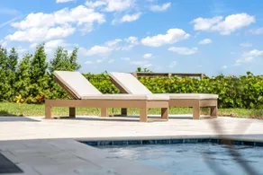 NEW Luxury Modern Beachfront Villa w/ Heated Pool - Image 4