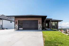 Brand new 3 bed 2 bath w/views - Image 2