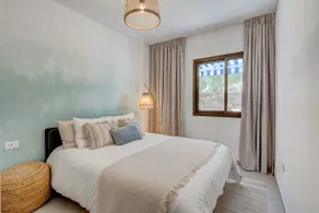 New Beach Front Oasis w/Terrace, Pool, A/C, Wi-Fi - Image 4
