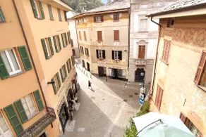 Large Three-Room Apartment in the Historic Center - Image 5