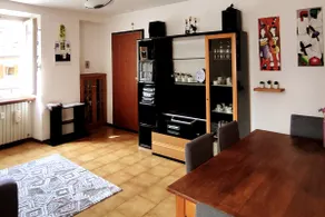 Large Three-Room Apartment in the Historic Center - Image 4