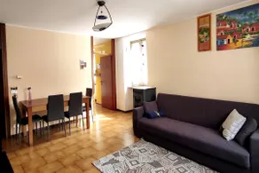 Large Three-Room Apartment in the Historic Center - Image 3