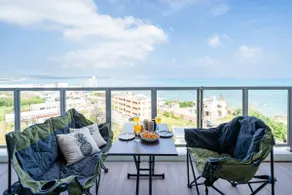 Room with a view of the sea as soon as you wake up/ocean view/3 bedrooms/1 free parking space/right in front of the beach - Image 3