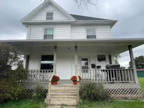 King Bed, Pet Friendly, Main Floor, Walk Downtown - Image 5