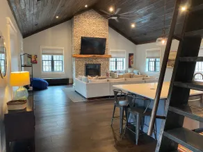 Rainbow Land Carriage House - Image 4