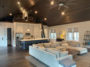 Rainbow Land Carriage House - Image 2