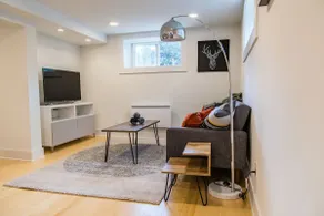 Modern Apt | Close to Everything - Image 4