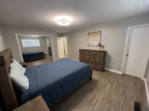 Spacious Home with Mountain View - Image 4